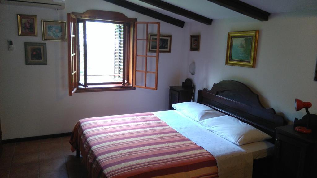 Apartments Picasso Komiža Cameră foto